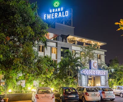 https://imgcld.yatra.com/ytimages/image/upload/t_hotel_yatra_city_desktop/v1463990176/Domestic Hotels/Hotels_Pune/Treebo Grand Emerald/Overview.jpg